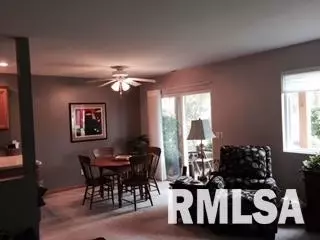 321 Pinecrest Dr, Macomb, IL 61455 photo 3