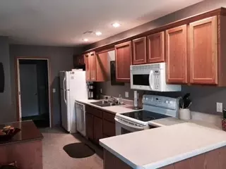 321 Pinecrest Dr, Macomb, IL 61455 photo 5