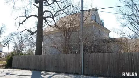 604 W Carroll, Macomb, IL 61455 photo 18