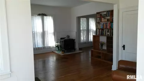604 W Carroll, Macomb, IL 61455 photo 3