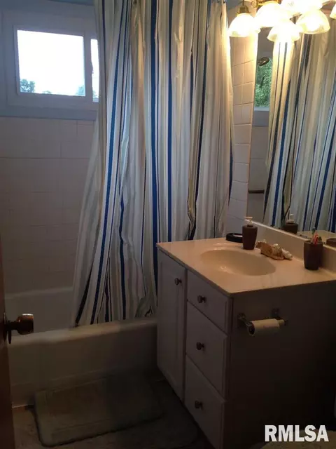 526 E Grant, Macomb, IL 61455 photo 11
