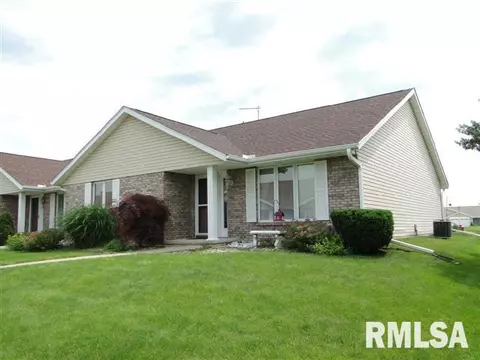 227 Scotch Pine Dr, Macomb, IL 61455 photo 1