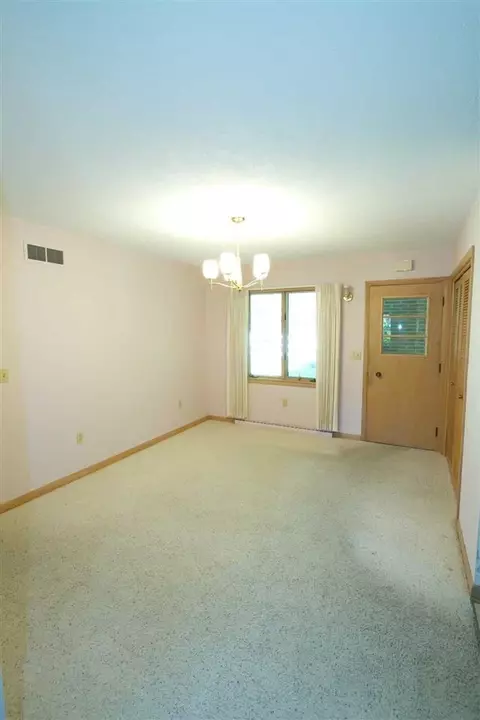 200 E Grant St, Macomb, IL 61455 photo 6