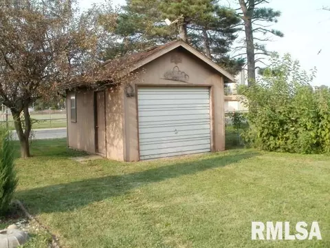 155 E Birch, Canton, IL 61520 photo 7