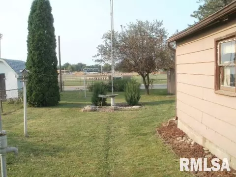 155 E Birch, Canton, IL 61520 photo 3