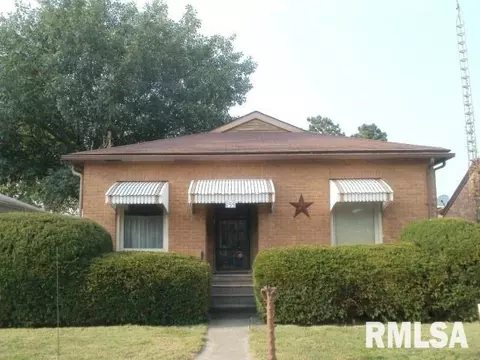 155 E Birch, Canton, IL 61520 photo 2