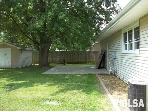 912 Lake, Eureka, IL 61530 photo 12
