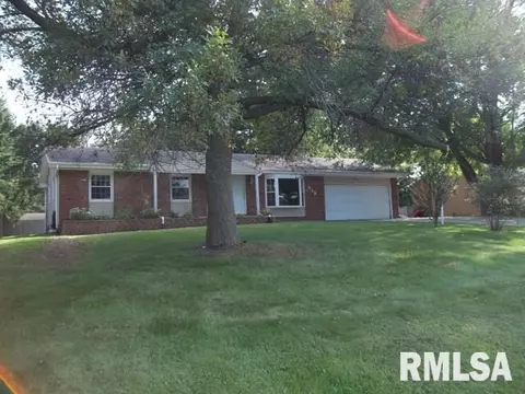 912 Lake, Eureka, IL 61530 photo 3