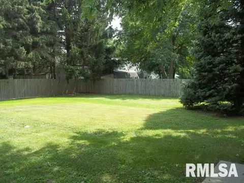 912 Lake, Eureka, IL 61530 photo 10