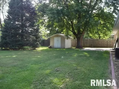 912 Lake, Eureka, IL 61530 photo 13