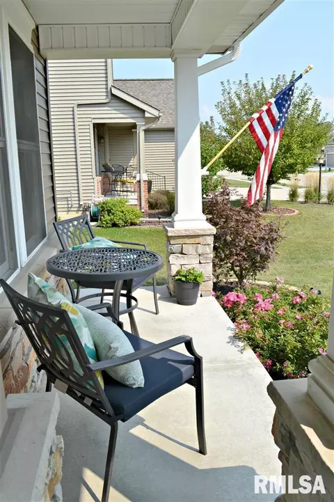 1247 E Monroe St, Morton, IL 61550 photo 2