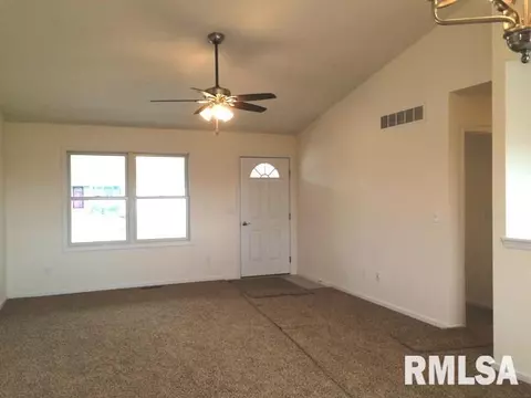 2110 Cody Dr, Eureka, IL 61530 photo 2