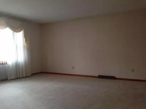 1120 E Memorial Dr, Macomb, IL 61455 photo 4