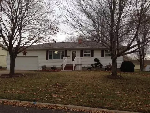 1120 E Memorial Dr, Macomb, IL 61455 photo 2