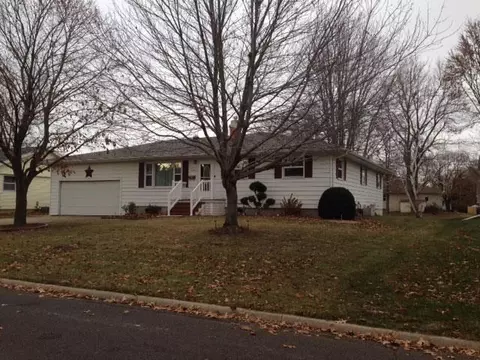1120 E Memorial Dr, Macomb, IL 61455 photo 1