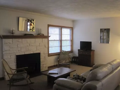 623 Memorial Dr, Macomb, IL 61455 photo 5
