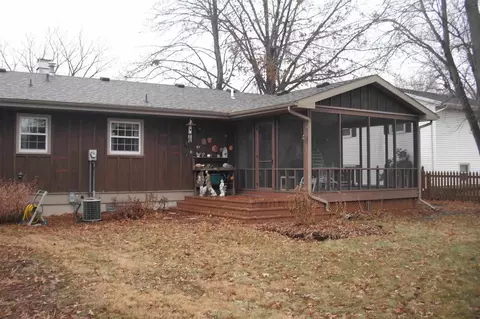 1300 Debbie Ln, Macomb, IL 61455 photo 3