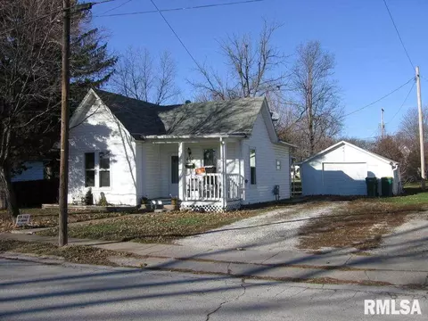 602 W Chase Dr, Macomb, IL 61455 photo 2