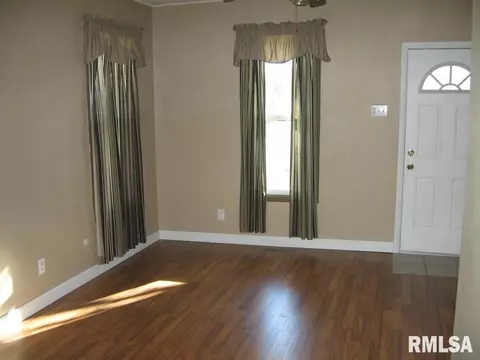 602 W Chase Dr, Macomb, IL 61455 photo 3
