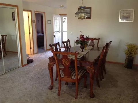 335 Pinecrest Dr, Macomb, IL 61455 photo 4