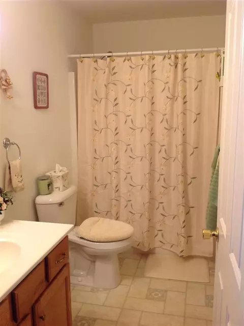 335 Pinecrest Dr, Macomb, IL 61455 photo 8