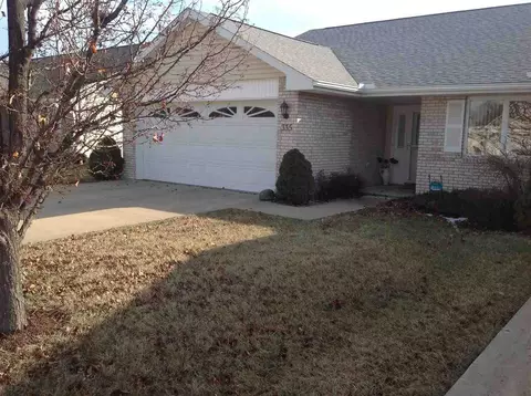 335 Pinecrest Dr, Macomb, IL 61455 photo 1