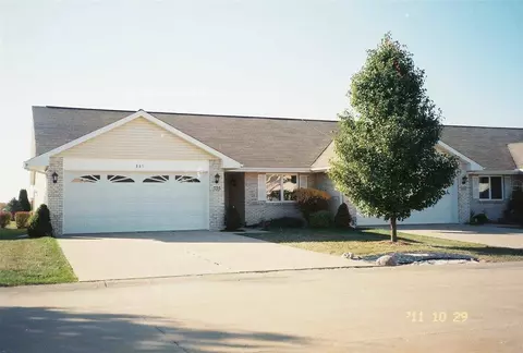 335 Pinecrest Dr, Macomb, IL 61455 photo 14