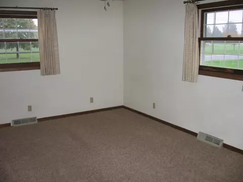 871 E Franklin Dr, Macomb, IL 61455 photo 9