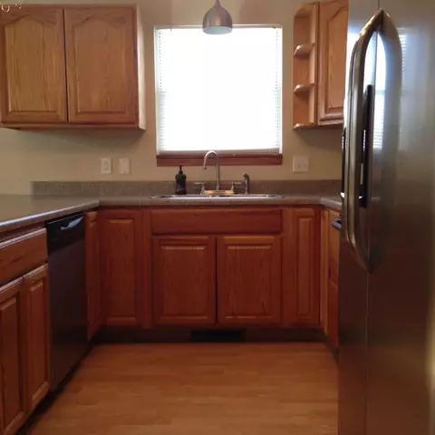 1526 E Pierce St, Macomb, IL 61455 photo 8