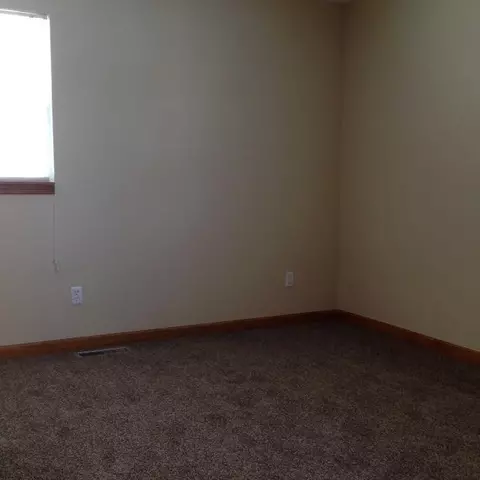 1526 E Pierce St, Macomb, IL 61455 photo 11