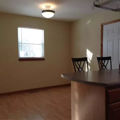 1526 E Pierce St, Macomb, IL 61455 photo 5