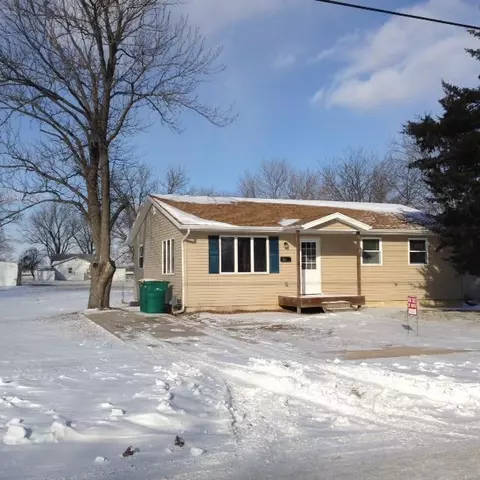1526 E Pierce St, Macomb, IL 61455 photo 1
