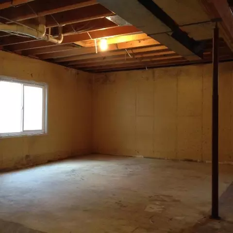 1526 E Pierce St, Macomb, IL 61455 photo 13