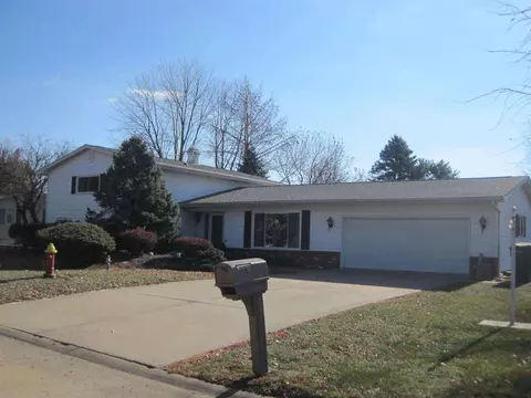113 James Dr, Macomb, IL 61455 photo 1