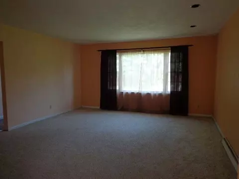 603 W Lawndale Dr, Macomb, IL 61455 photo 2