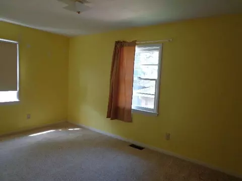 603 W Lawndale Dr, Macomb, IL 61455 photo 9