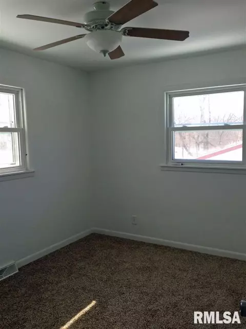 229 E Summit Dr, Macomb, IL 61455 photo 11