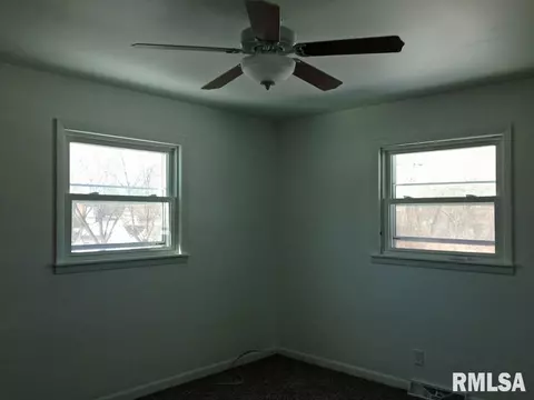 229 E Summit Dr, Macomb, IL 61455 photo 12