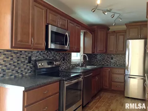 229 E Summit Dr, Macomb, IL 61455 photo 10