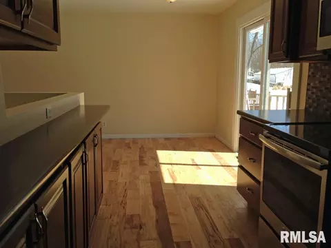 229 E Summit Dr, Macomb, IL 61455 photo 7