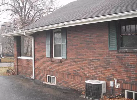 538 S Dudley Dr, Macomb, IL 61455 photo 7