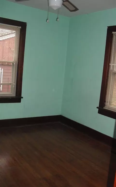 538 S Dudley Dr, Macomb, IL 61455 photo 4