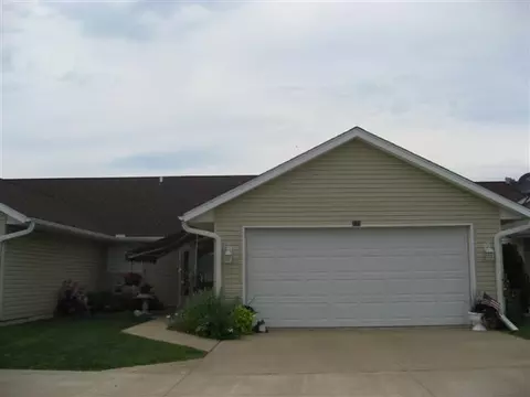 223 Scotch Pine Dr, Macomb, IL 61455 photo 3
