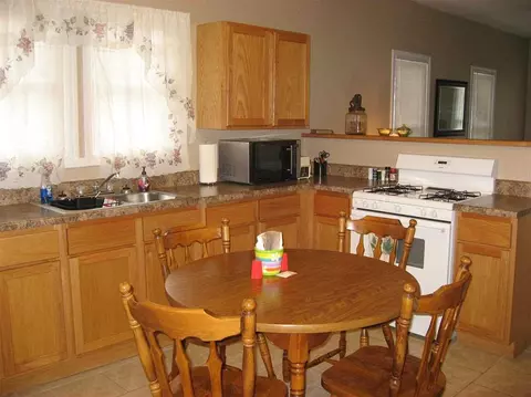 430 S Clay St, Macomb, IL 61455 photo 8