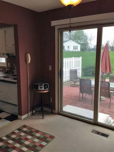 90 W Richmond Rd, Macomb, IL 61455 photo 5