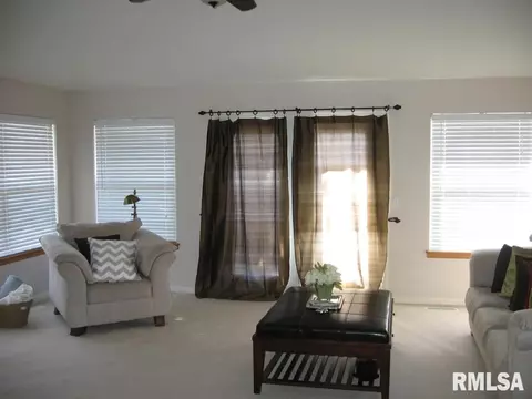 1012 Willow Rd, Macomb, IL 61455 photo 5
