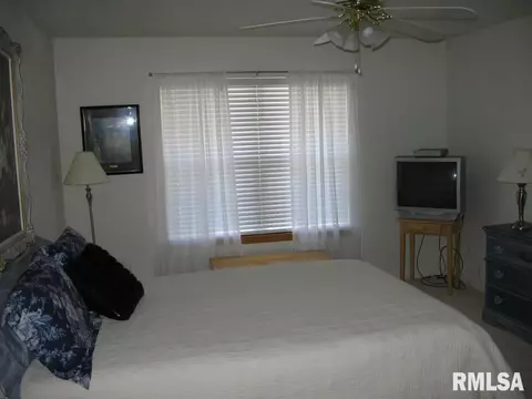 1012 Willow Rd, Macomb, IL 61455 photo 10