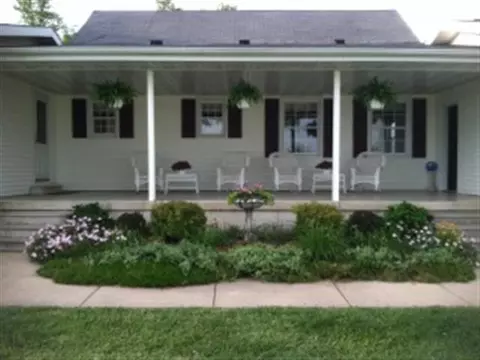 450 Emily Rd, Sciota, IL 61475 photo 2