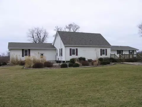 450 Emily Rd, Sciota, IL 61475 photo 3