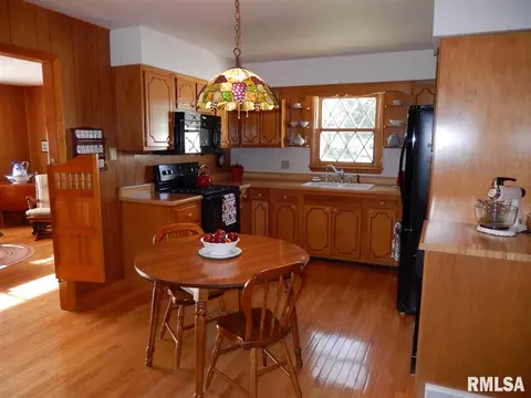 712 E Jefferson St, Macomb, IL 61455 photo 9